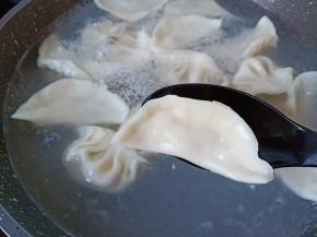饺子就熟透了，可以盛盘。
