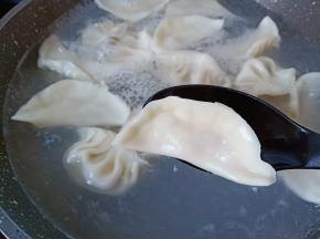 饺子就熟透了，可以盛盘。