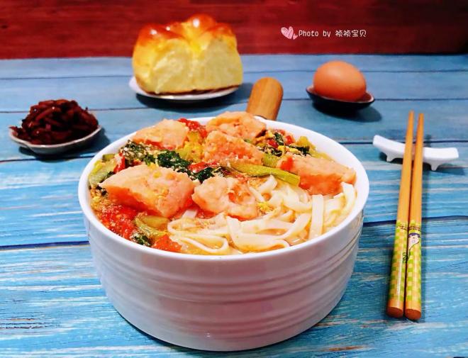 虾滑鸡蛋时蔬面