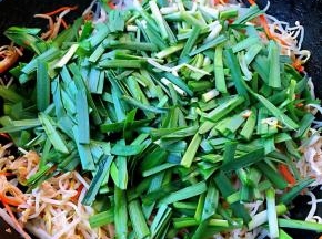 韭菜要最后快要好的时候才放，如果放在了既影响口感又会影响颜值哦