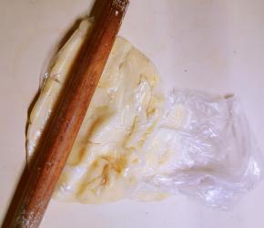 装入食品袋压成泥