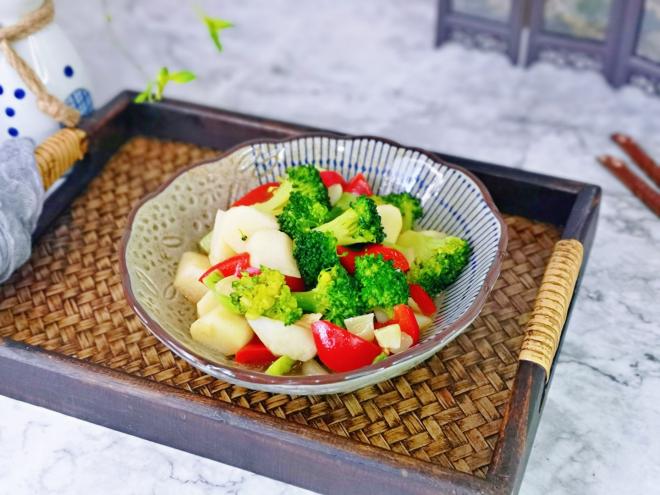 西蓝红椒炒山药