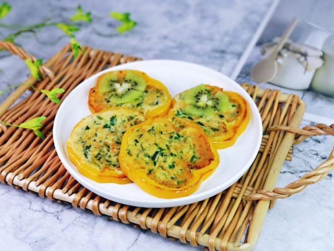 甜椒豆苗鸡蛋饼