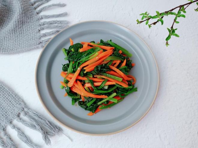 酸辣开胃的凉拌菠菜