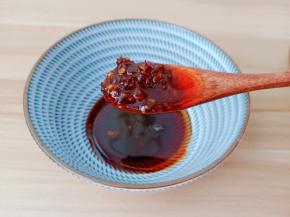 辣椒酱加一勺。