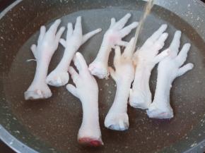 加入料酒两勺。