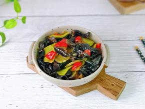 简单快手家常小炒。