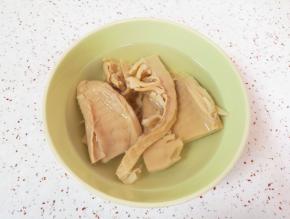 笋干提前泡发。