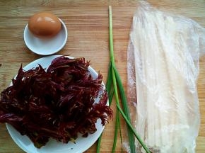 整理食材。