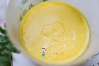 如果没有筛子可以用勺子把泡沫去掉，静置一下就可以了