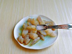 按个人口味加入盐。