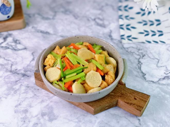 山药油泡炒芹菜