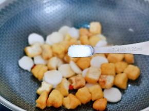 按个人口味加入盐。