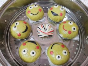 小青蛙豆沙包出锅了。