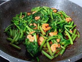 翻炒均匀关火。