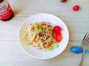 装盘。撒点黑胡椒碎、核桃碎，即可享用。