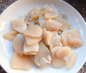 带子肉丁切成片状