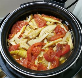 时间到 春笋排骨汤煲熟了 非常香