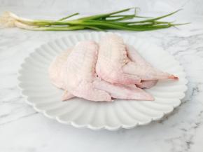 选择鸡全翅来烤。