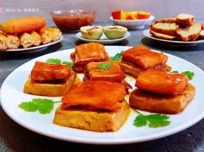 照烧三文鱼煎豆腐是宴客必备的拿手好菜噢