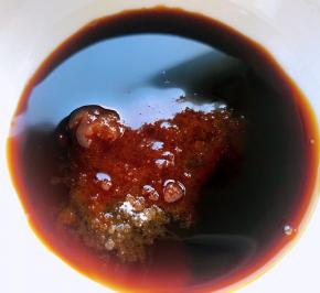 调照烧汁老抽、蚝油、一品鲜酱油、糖、味淋搅拌均匀
