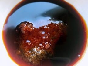调照烧汁老抽、蚝油、一品鲜酱油、糖、味淋搅拌均匀