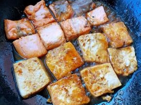 汤汁收到浓稠入味时即可出锅享用