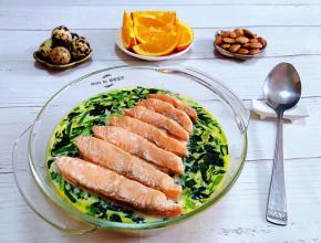 搭配水果、鹌鹑蛋、坚果一起吃营养超级丰富哦