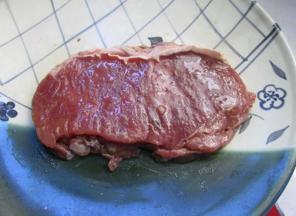 3.在表面涂抹一层橄榄油