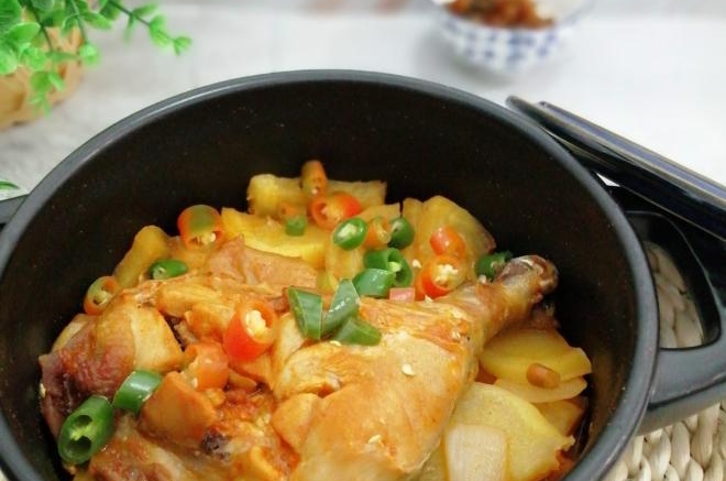 鸡腿土豆洋葱煲