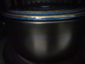 然后盖上砂锅盖，放入微波炉中，高火叮五分钟，停一分钟，在高火叮五分钟即可取出来