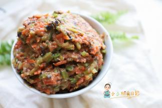 这个材料我是减半，图片里面我做的比较多，可以根据需要自己调整食材的量