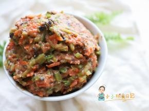这个材料我是减半，图片里面我做的比较多，可以根据需要自己调整食材的量