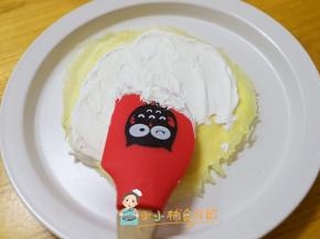 一层皮一层奶油，奶油每一层不需要太厚