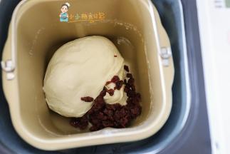 机器滴滴的声音提示就是要放入蔓越莓40g 然后就都不用管了