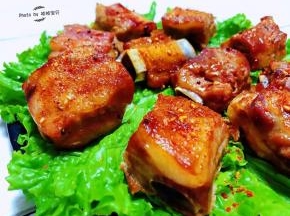 排骨烤着吃不是非常油腻还满足了吃肉肉的味蕾真是好开心
