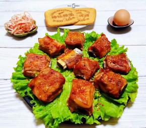 奥尔良烤猪小排是宴客必备的拿手美味