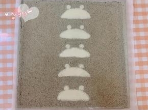 晾凉翻面，揭去油布，毛巾面出来。