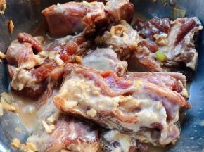 淀粉和排骨完全融合在一起