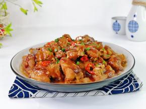 肉质嫩滑多汁,，蒜香浓郁。