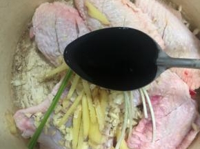 加1勺生抽。