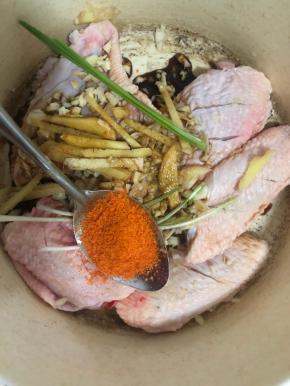 2勺奥尔良烤翅腌料。