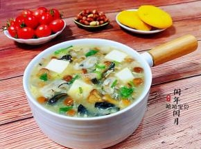 搭配玉米饼、花生米、水果一起吃美极了