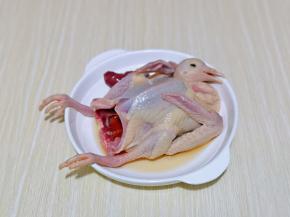 加入料酒去腥。