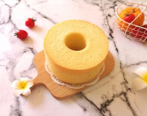 完美脱模的豆渣戚风蛋糕。