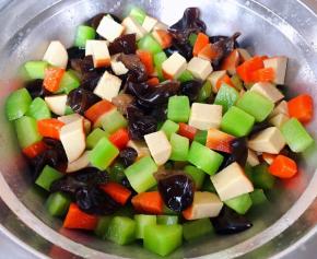 所有的调味料拌匀入味即可享用