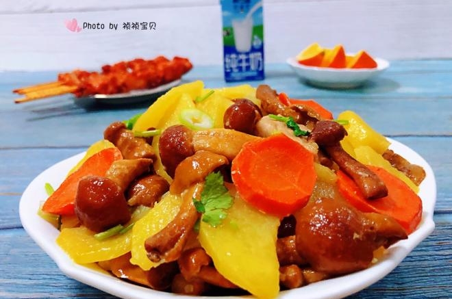 滑子蘑炖土豆片