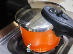 等高压锅上汽以后，小火15分钟关火即可，非常快