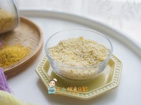 这个粒粒面里的小米是半生熟的还没有全熟，全熟太软了容易裹的时候不小心就压坏了