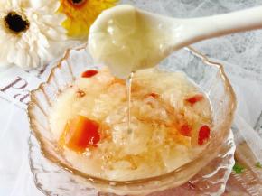 尝一口，丝丝缕缕的甜蜜在舌尖化开，温暖直入心田。